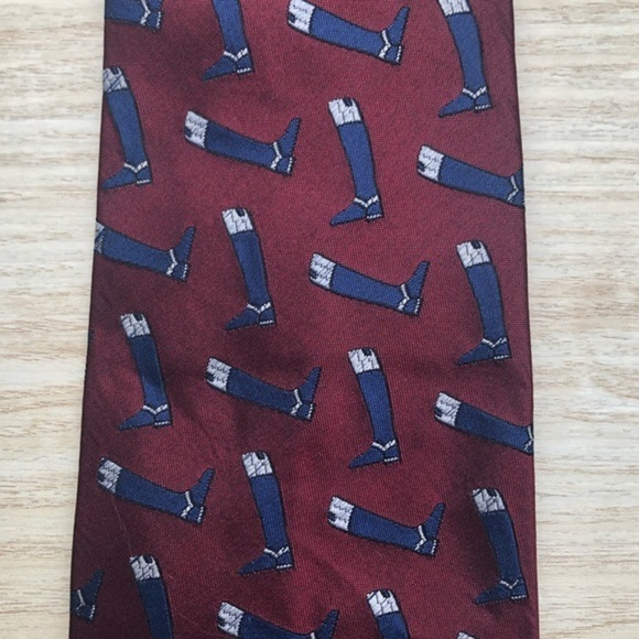 Gucci Vintage Silk Red Tie, Navy Blue Boot Pattern - Picture 5 of 6